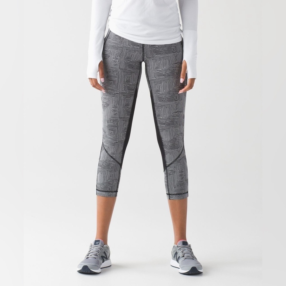 Lulu lemon maze geometric pace rival cropped leggings​​​​